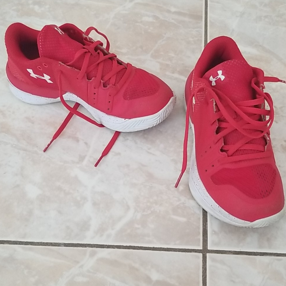 Under Armour kid's sneakers, sz 5.5